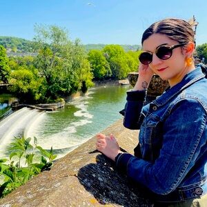 Meet your Posher, Corinne